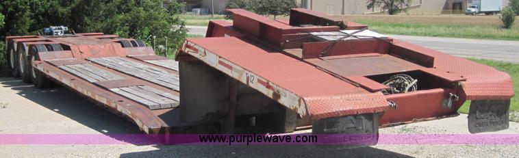 image for item 3000 1976 Hyster detachable low boy trailer