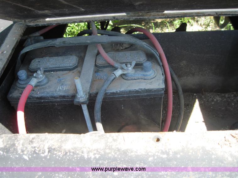 image for item 3000 1976 Hyster detachable low boy trailer