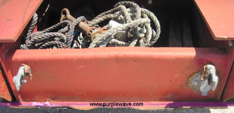 image for item 3000 1976 Hyster detachable low boy trailer