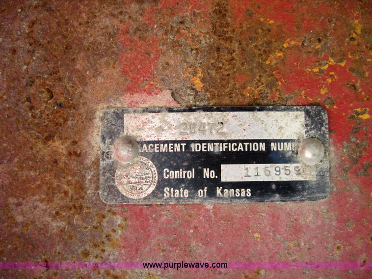 image for item 3000 1976 Hyster detachable low boy trailer