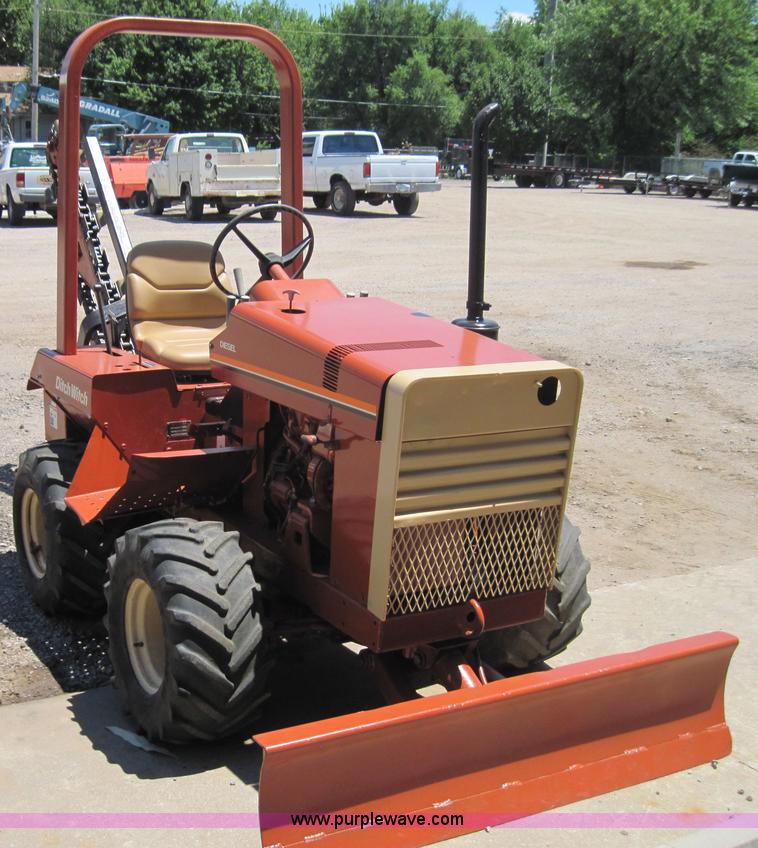 image for item 3014 1988 Ditch Witch 2310 trencher