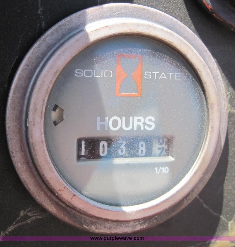 image for item 3014 1988 Ditch Witch 2310 trencher