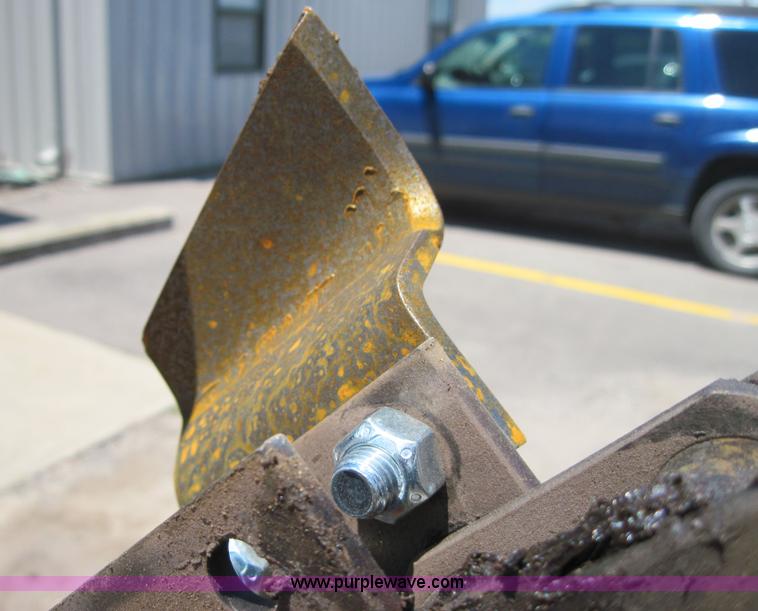 image for item 3014 1988 Ditch Witch 2310 trencher