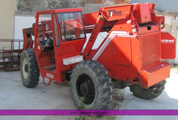 image for item 3317 1992 SkyTrak 6036 telehandler