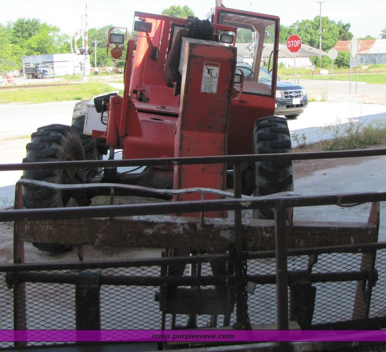 image for item 3317 1992 SkyTrak 6036 telehandler