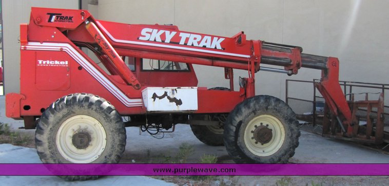 image for item 3317 1992 SkyTrak 6036 telehandler