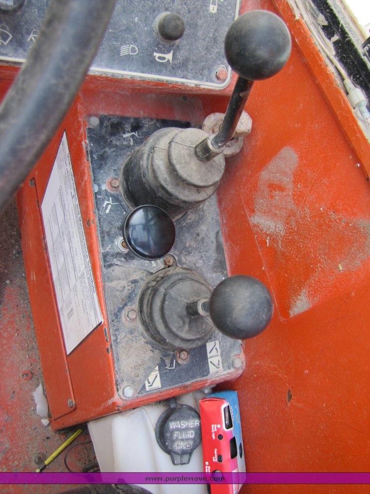 image for item 3317 1992 SkyTrak 6036 telehandler