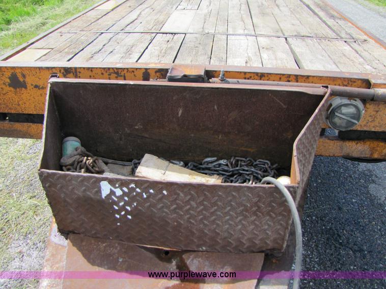 image for item 3345 Backhoe Pro 23' Econoline 12 ton trailer