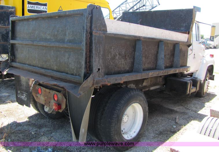 image for item 3481 1977 Ford dump truck