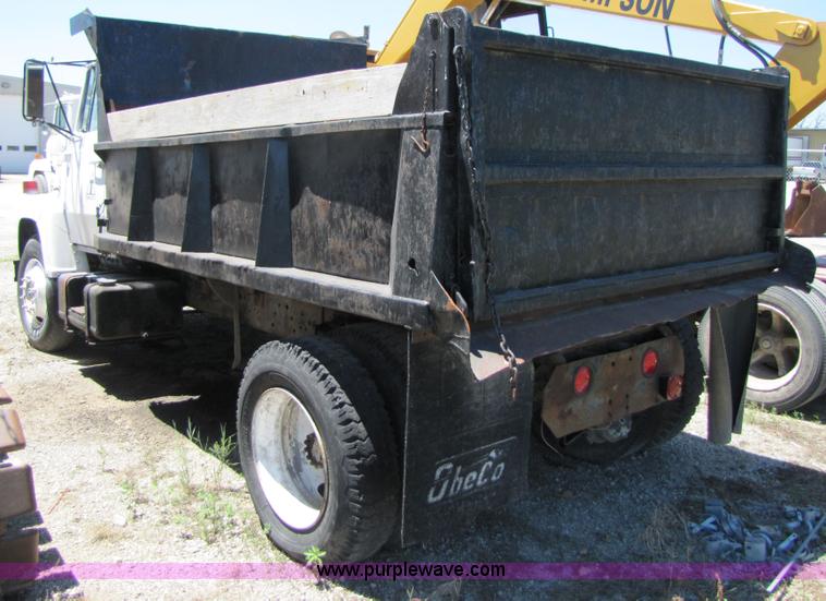 image for item 3481 1977 Ford dump truck