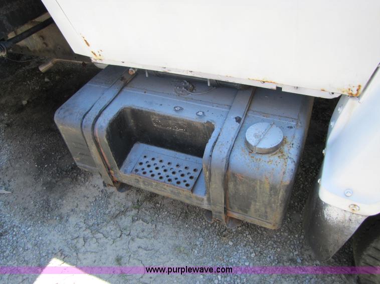 image for item 3481 1977 Ford dump truck