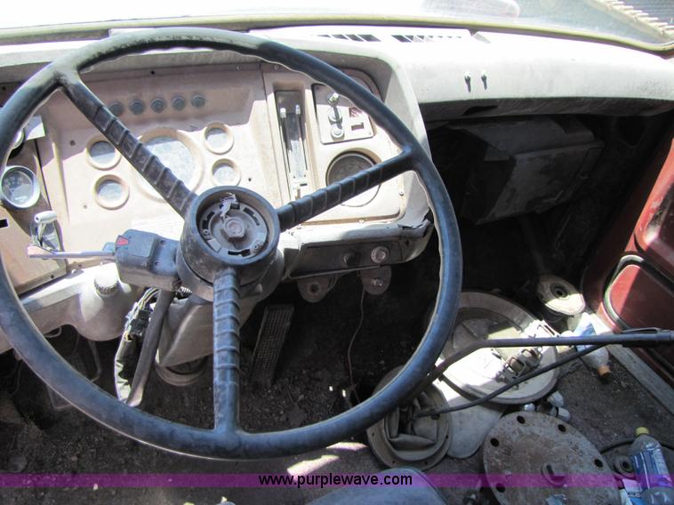 image for item 3481 1977 Ford dump truck