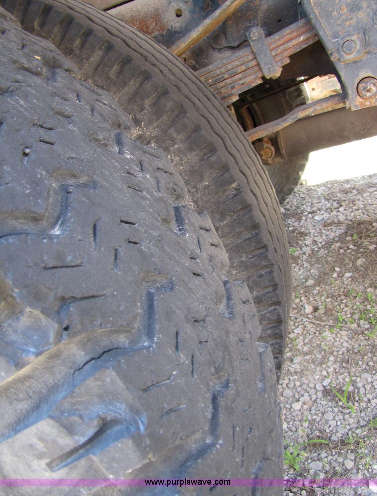 image for item 3481 1977 Ford dump truck