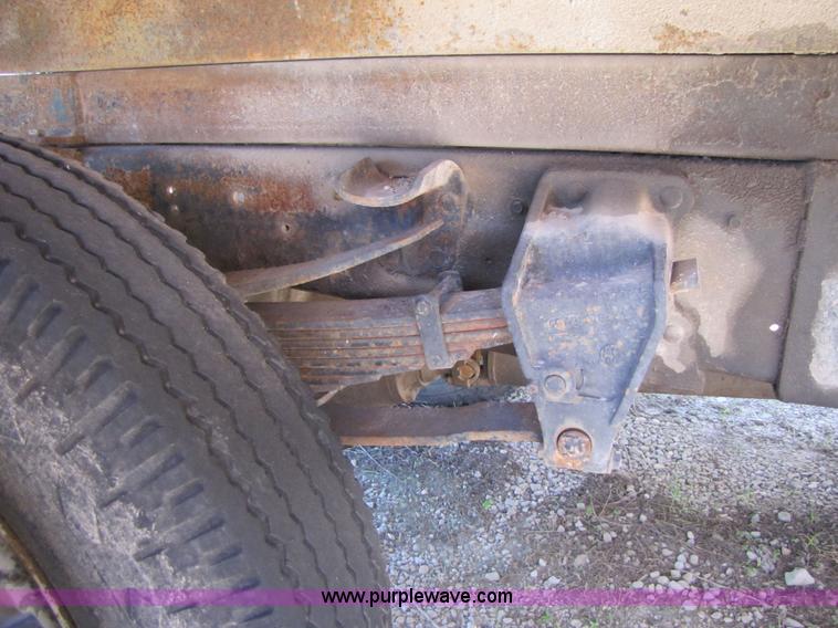 image for item 3481 1977 Ford dump truck