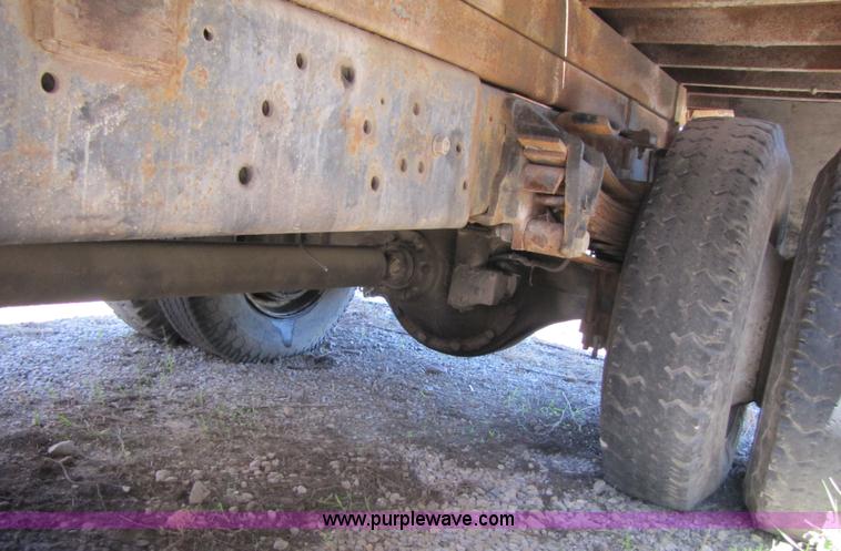 image for item 3481 1977 Ford dump truck