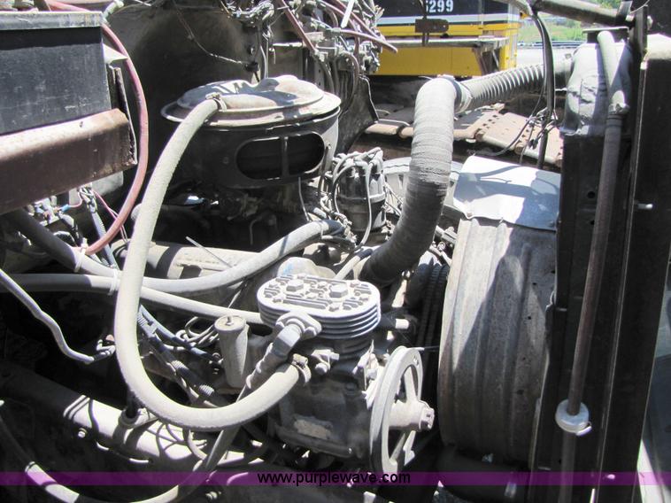 image for item 3481 1977 Ford dump truck