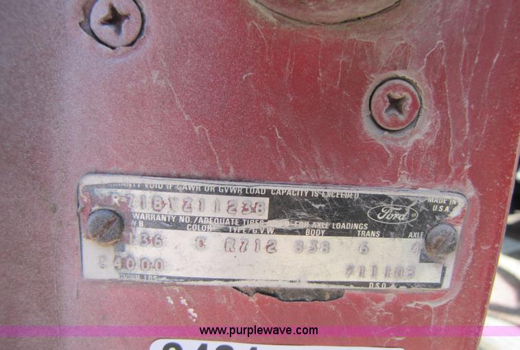 image for item 3481 1977 Ford dump truck