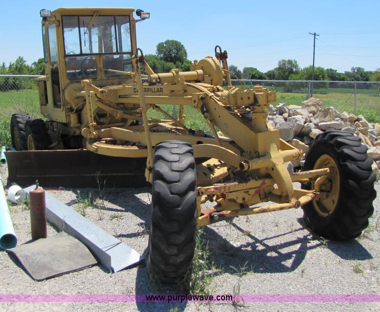 image for item 3482 1959 Caterpillar 12 motor grader