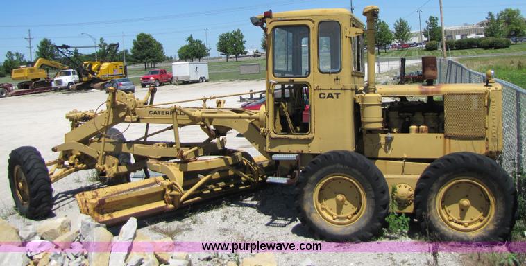 image for item 3482 1959 Caterpillar 12 motor grader