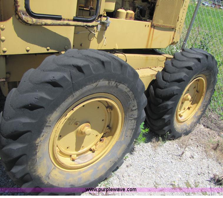 image for item 3482 1959 Caterpillar 12 motor grader