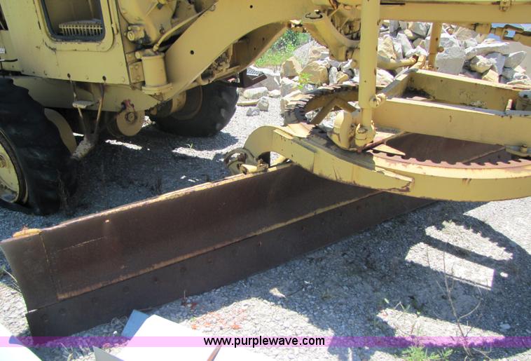 image for item 3482 1959 Caterpillar 12 motor grader