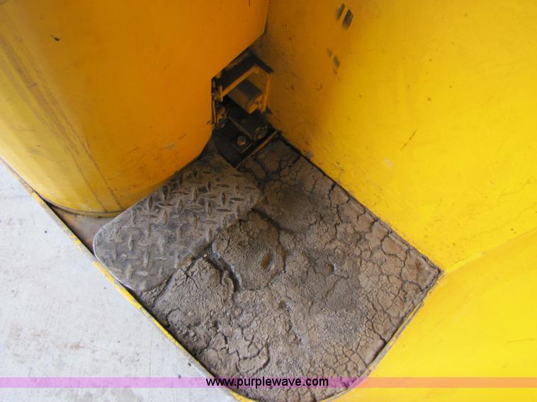 image for item 3509 Moto Truc electric forklift