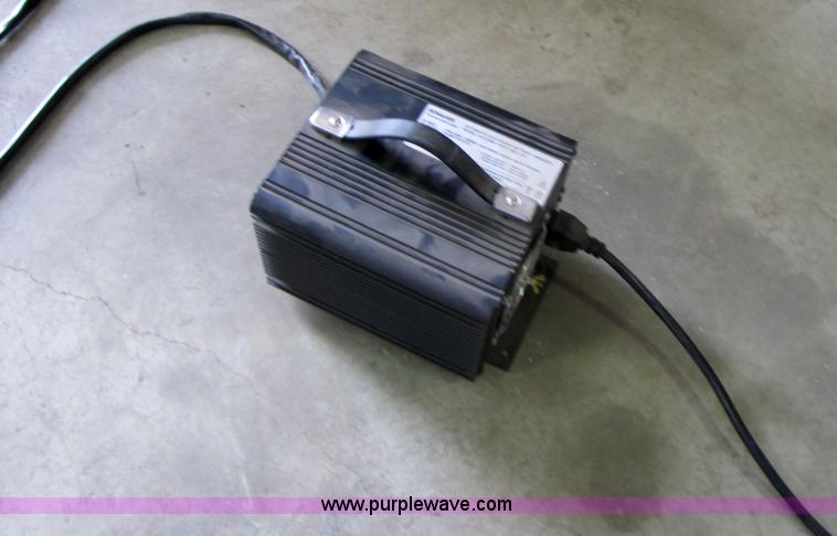 image for item 3509 Moto Truc electric forklift