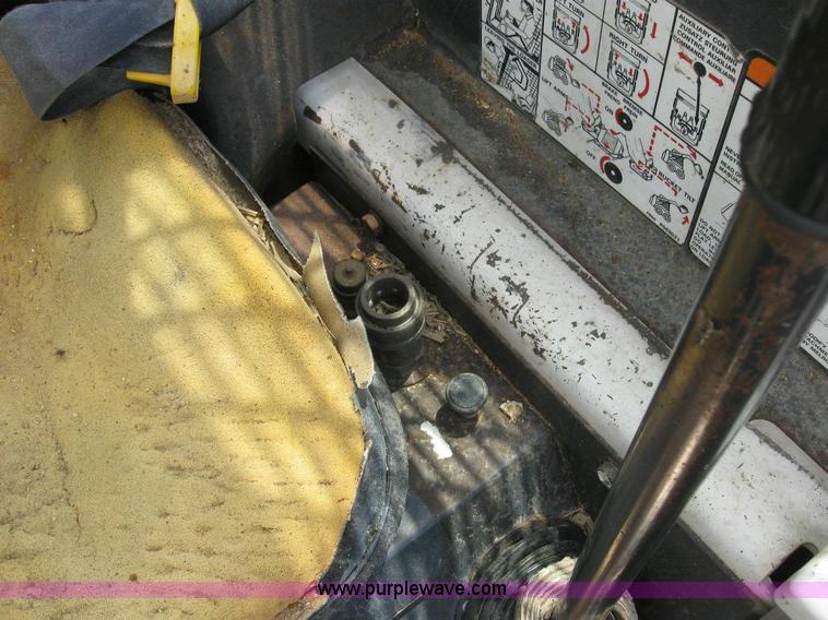 image for item 4288 1990 Bobcat 843B skid steer