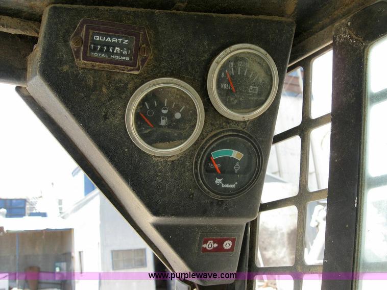 image for item 4288 1990 Bobcat 843B skid steer