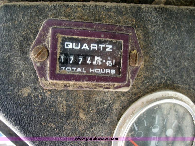 image for item 4288 1990 Bobcat 843B skid steer