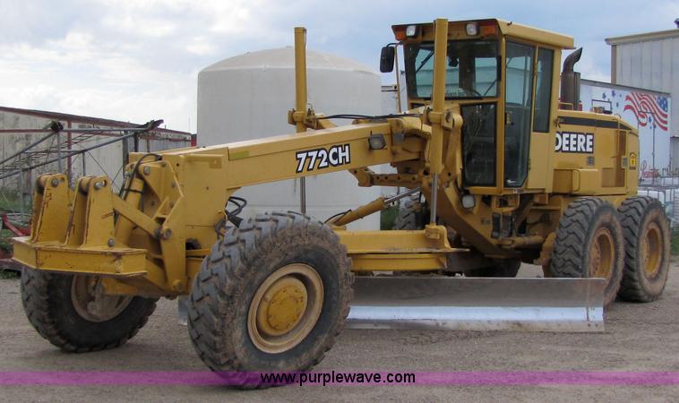 image for item 4810 1998 John Deere 772CH motor grader