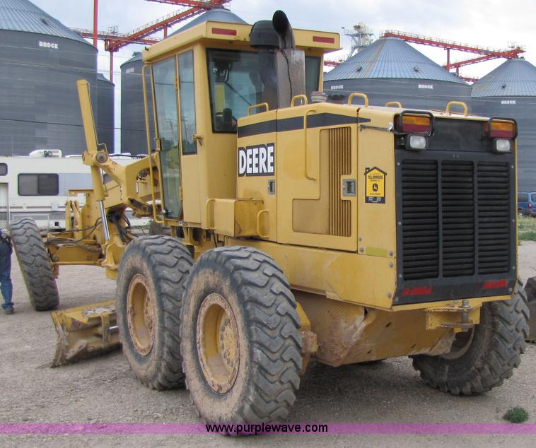 image for item 4810 1998 John Deere 772CH motor grader