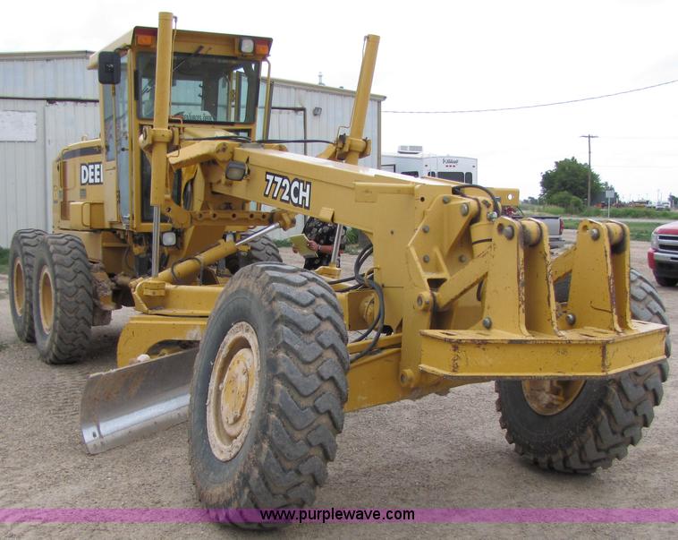 image for item 4810 1998 John Deere 772CH motor grader