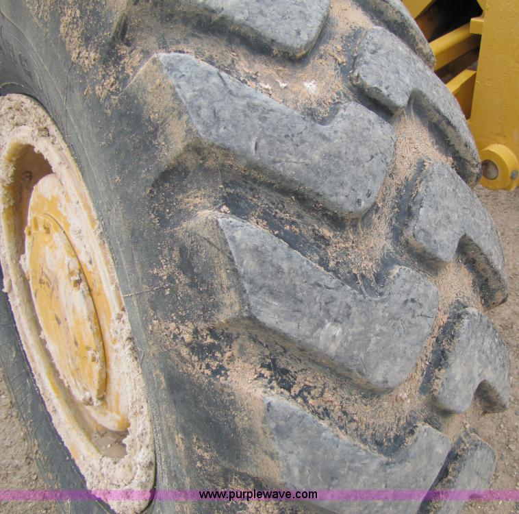 image for item 4810 1998 John Deere 772CH motor grader