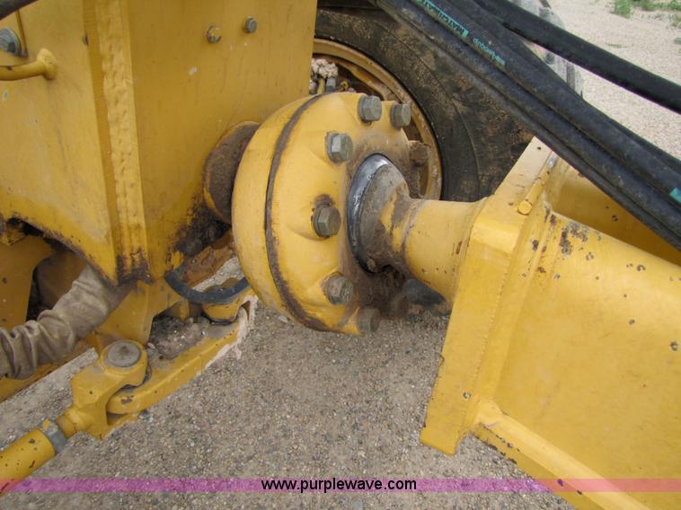 image for item 4810 1998 John Deere 772CH motor grader