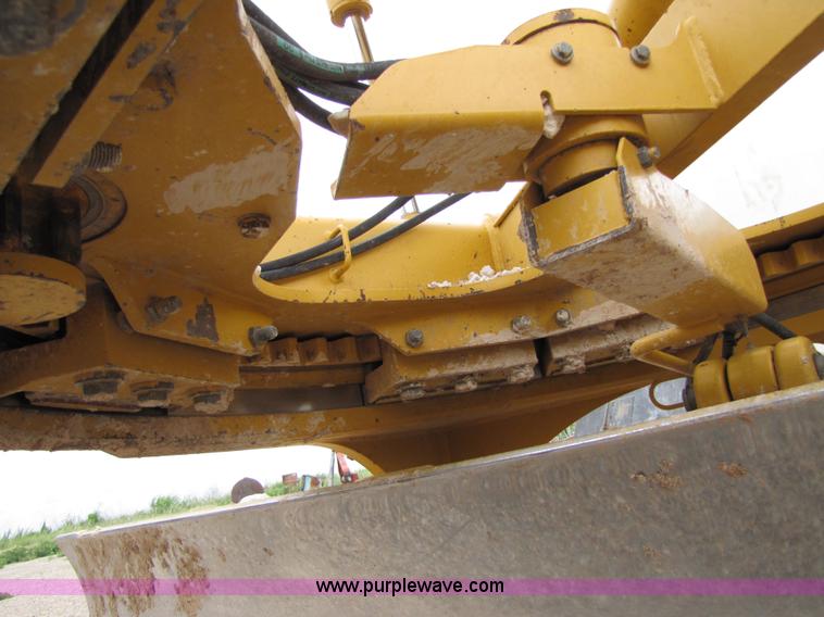 image for item 4810 1998 John Deere 772CH motor grader