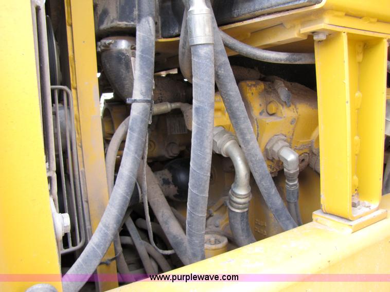 image for item 4810 1998 John Deere 772CH motor grader