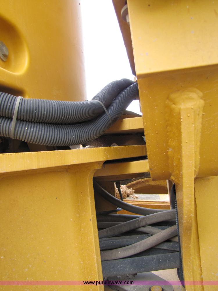 image for item 4810 1998 John Deere 772CH motor grader