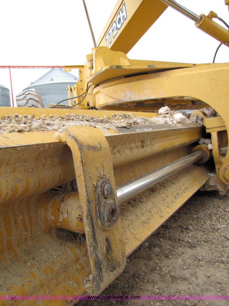 image for item 4810 1998 John Deere 772CH motor grader
