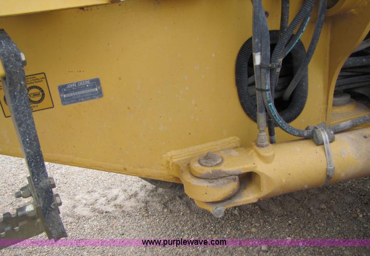 image for item 4810 1998 John Deere 772CH motor grader