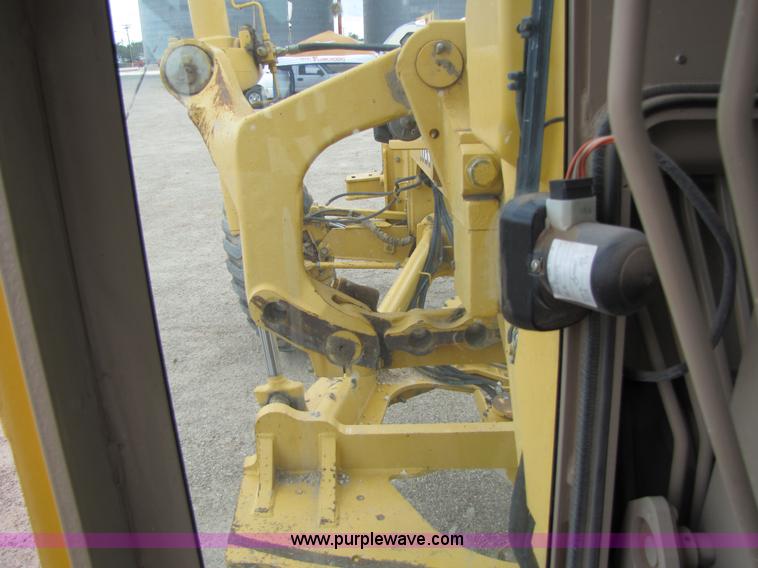 image for item 4810 1998 John Deere 772CH motor grader