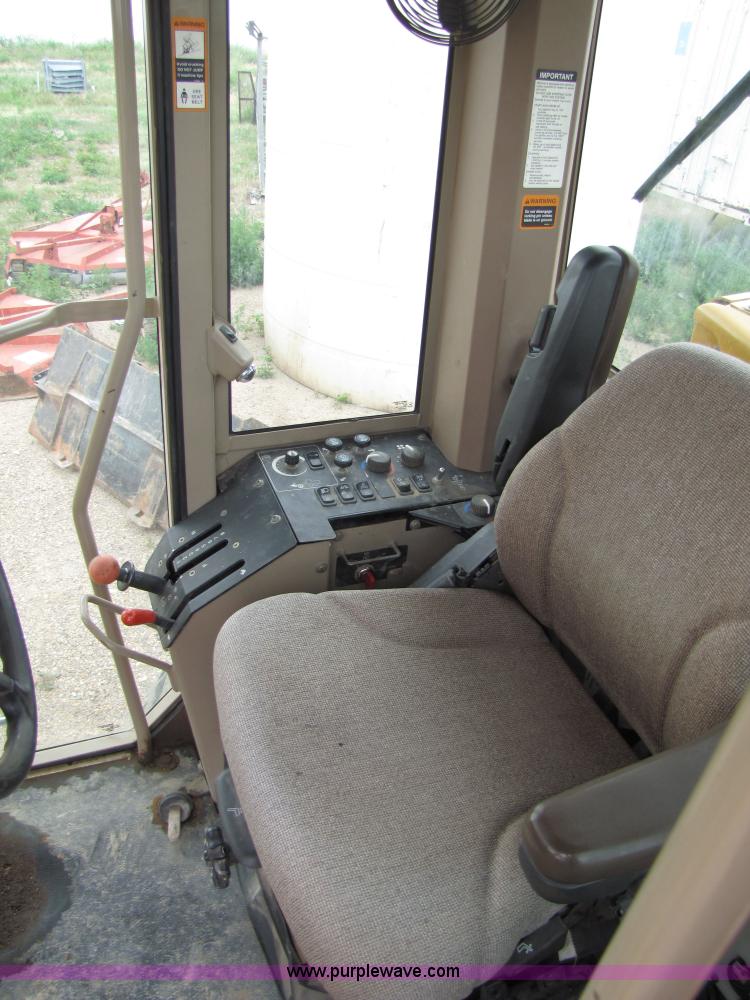 image for item 4810 1998 John Deere 772CH motor grader