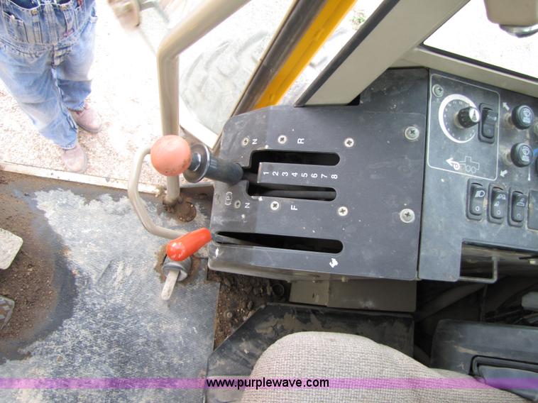 image for item 4810 1998 John Deere 772CH motor grader