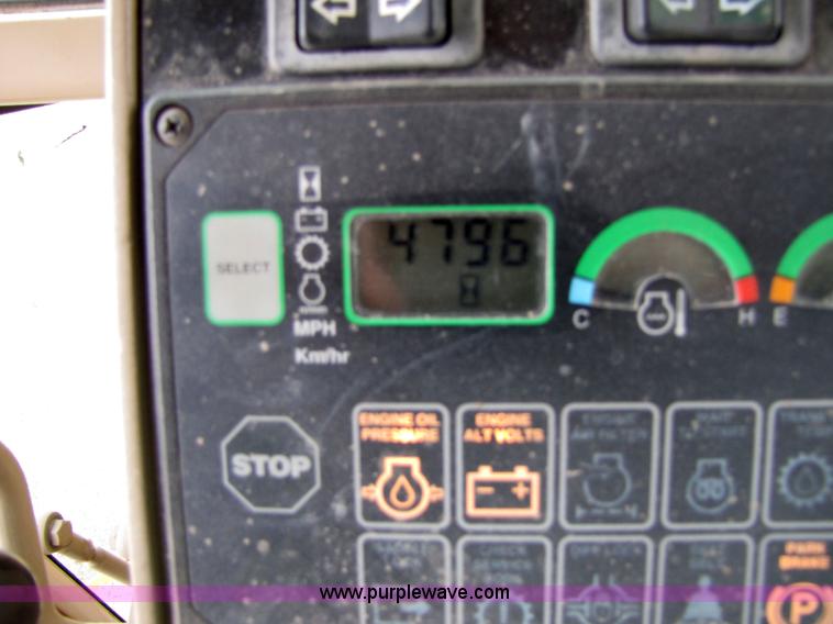 image for item 4810 1998 John Deere 772CH motor grader