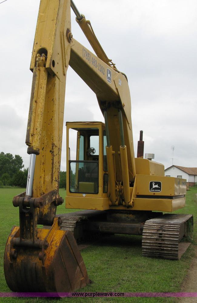 image for item 5033 1979 John Deere 690B excavator