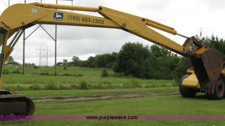 image for item 5033 1979 John Deere 690B excavator
