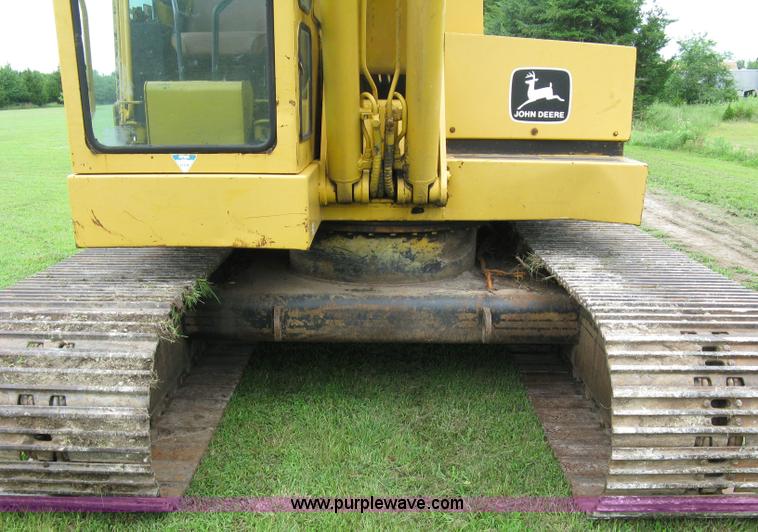 image for item 5033 1979 John Deere 690B excavator
