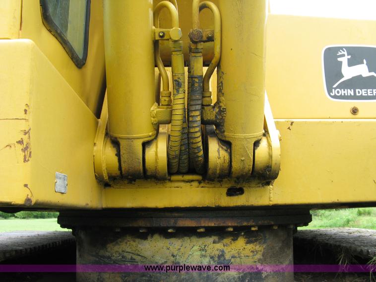 image for item 5033 1979 John Deere 690B excavator