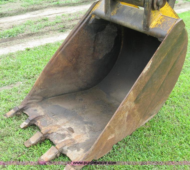 image for item 5033 1979 John Deere 690B excavator