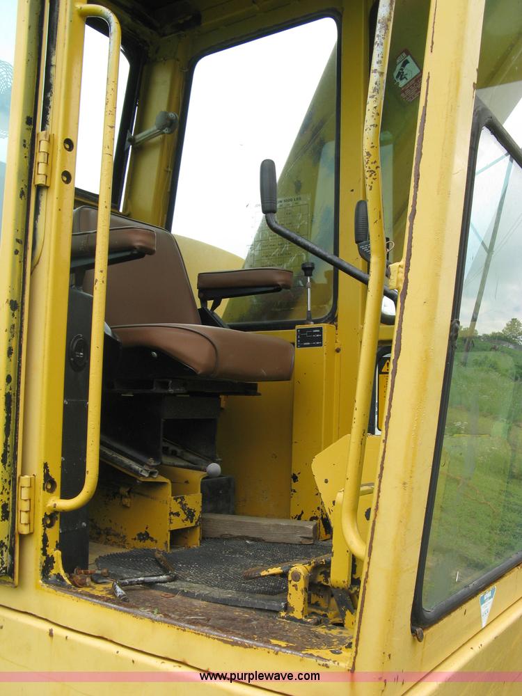 image for item 5033 1979 John Deere 690B excavator